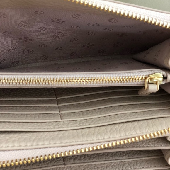 Tory Burch Bombe Flat Wallet Crossbody Light Oak - Picture 7 of 8